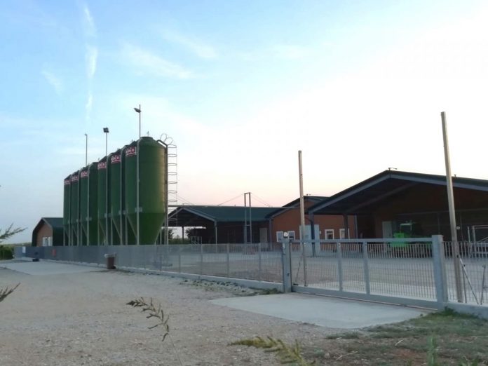 E’ stata un’assemblea infuocata quella che ieri sera ha visto diversi residenti della frazione di San Cassiano di Cavriana riunirsi, alla presenza del sindaco Giorgio Cauzzi, per ribadire a gran voce il no al progetto di ampliamento del Fondo Perla,