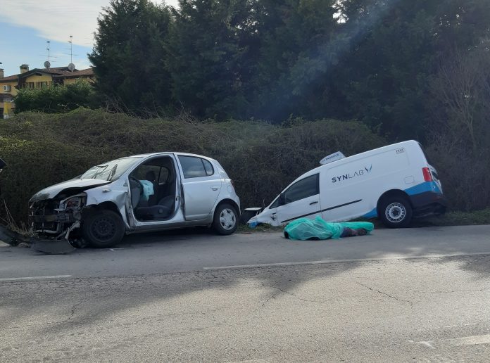 Scontro tra un auto e un furgone a Polesine di Pegognaga: muore un operaio 37enne di Suzzara
